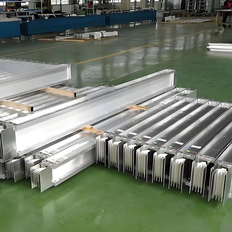 Keskivirtainen suljettu väylä